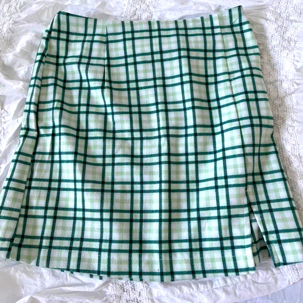 Wild Fable Plaid Green Skirt!💚
Size📏: S/M ≈ 6